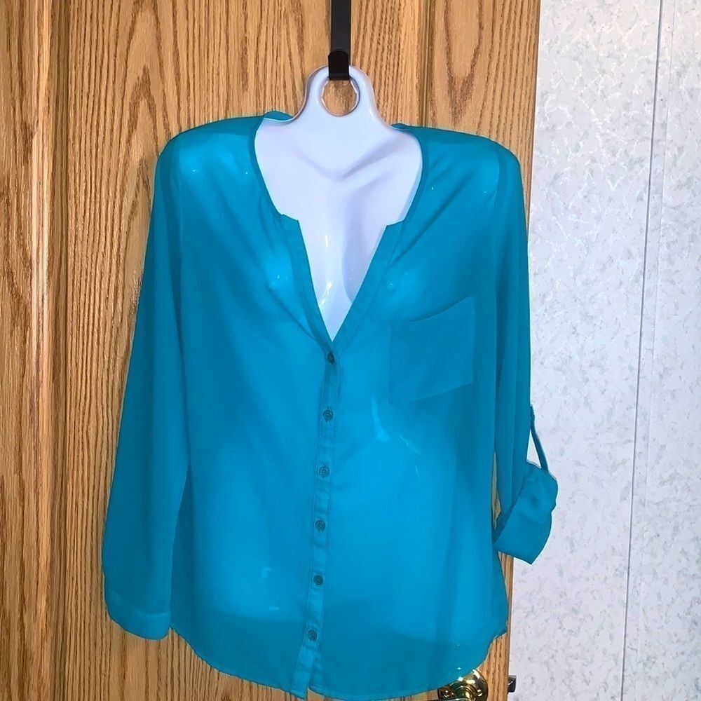 Women’s Six Degree medium lightweight blouse